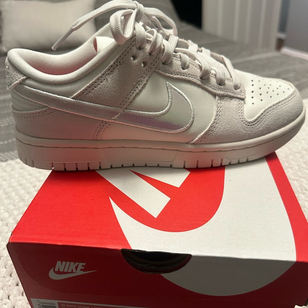 New Nike White Low-Top Sneakers Classic Design